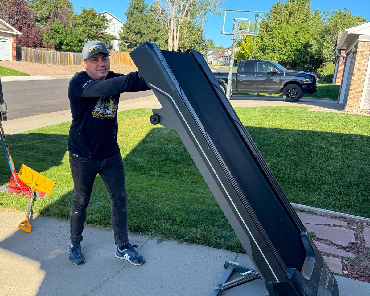 Priority-Junk-Removal-Team-Photos-IMG_4609